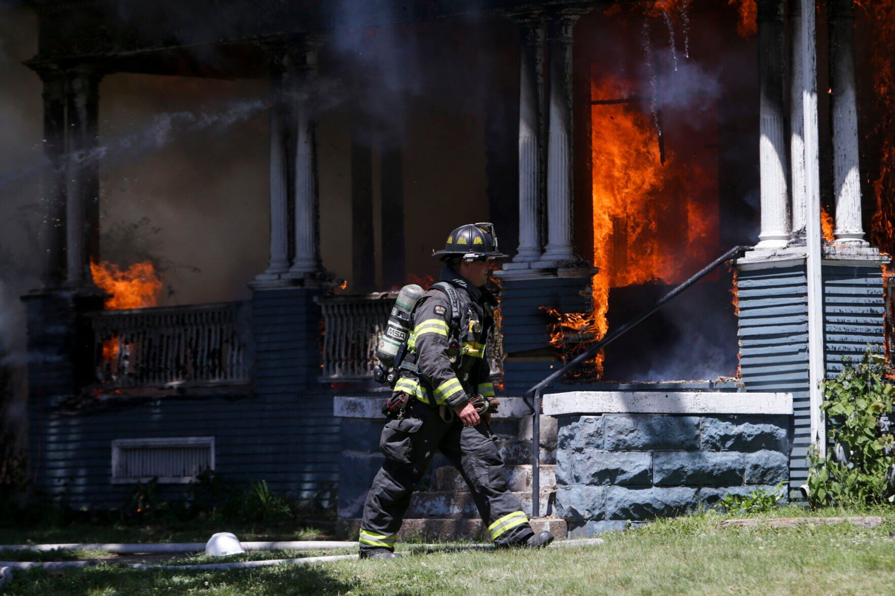 062122-qc-nws-pershingfire-02.jpg